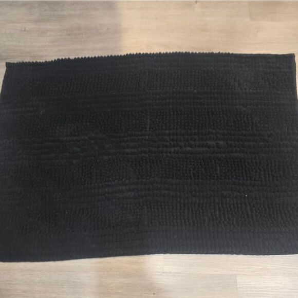 Room Essentials Everyday Chenille Non-Slip Tufted Bath Rug- Black - Picture 7 of 9